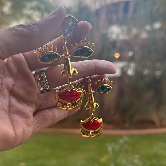 Eye See Love Earing Set - Picture 7 of 17